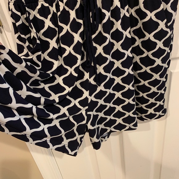 Cute black and white romper - Picture 2 of 4